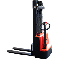 Schefer Elektrostapler, 1500kg Traglast, 2910mm Hubhöhe